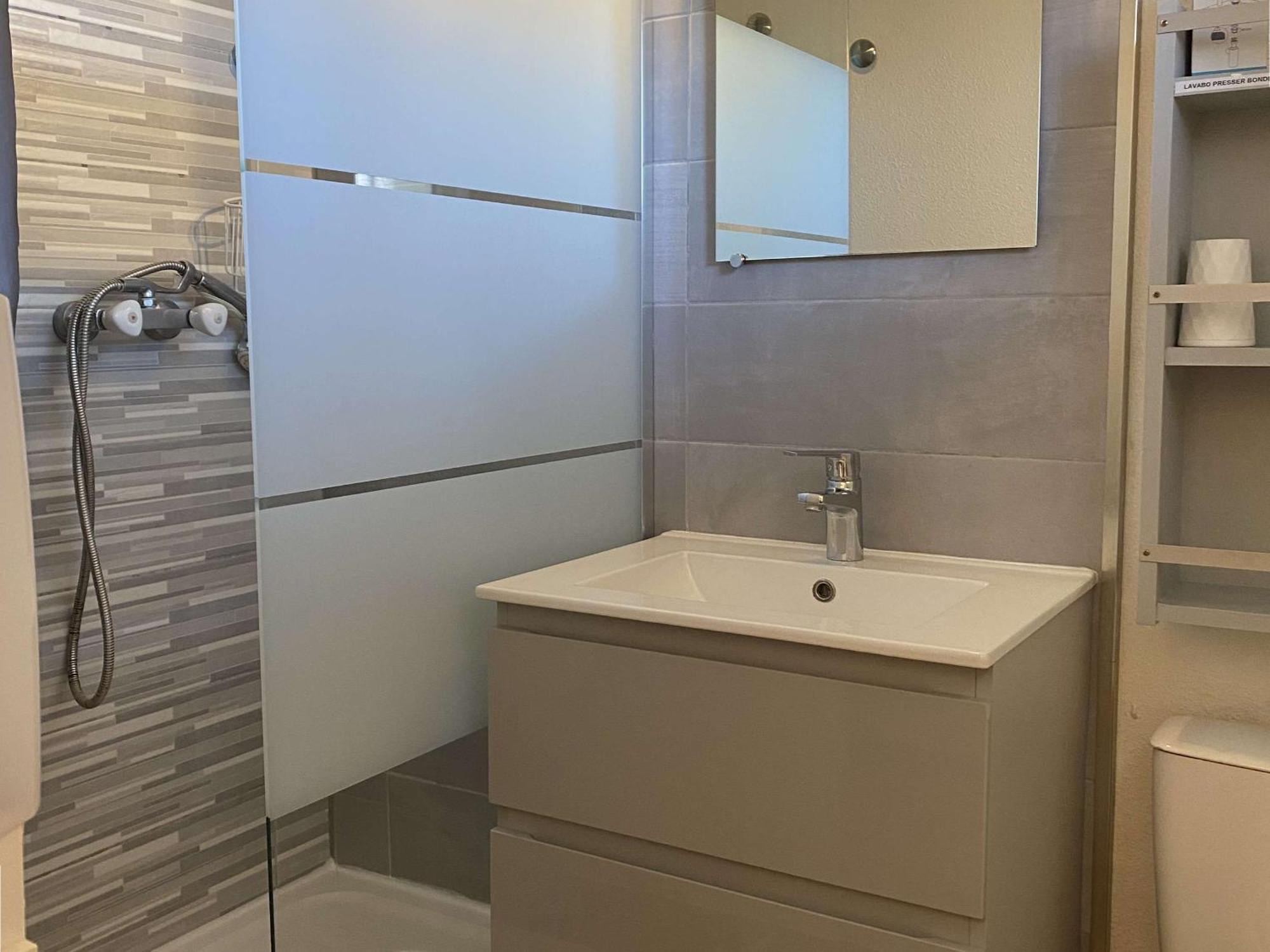 Studio Cosy Avec Terrasse, Parking, Proche Thermes - Balaruc-Les-Bains - Fr-1-553-89 Bagian luar foto